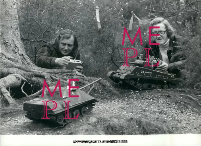 : Bombs - Guns - Weapons : Bombs - Guns - Weapons