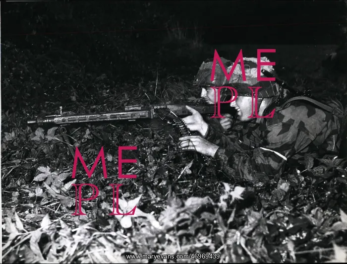 : Bombs - Guns - Weapons : Bombs - Guns - Weapons