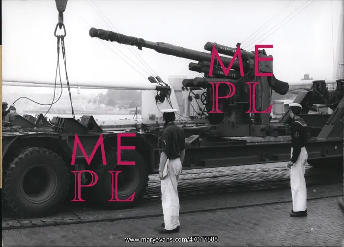 : Bombs - Guns - Weapons : Bombs - Guns - Weapons