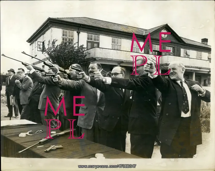: Bombs - Guns - Weapons : Bombs - Guns - Weapons