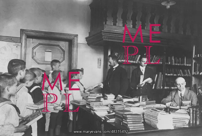 : Book donation in the First World War, 1915 : Book donation in the First World War, 1915