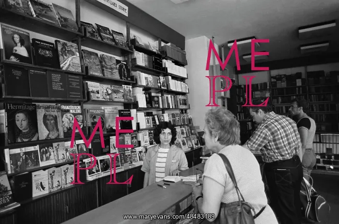  : Bookstore. BUCHAREST, SOCIALIST REPUBLIC OF ROMANIA