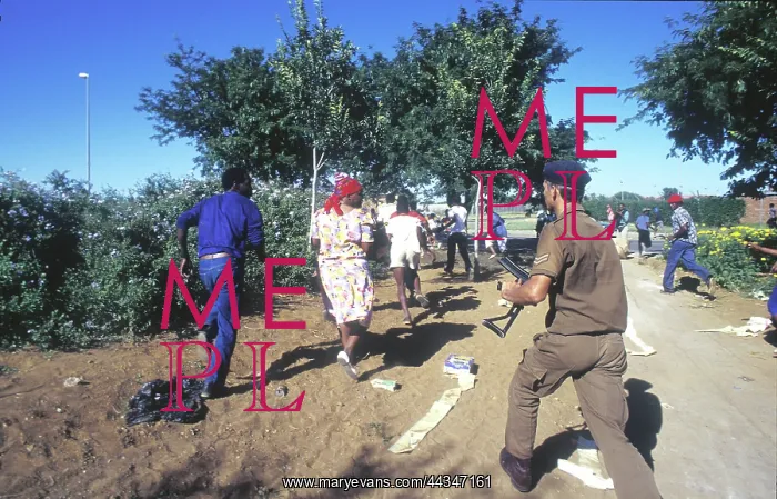 : Bophutatswana Mmabatho 1990: Looting during violent : Bophutatswana Mmabatho 1990: Looting during violent