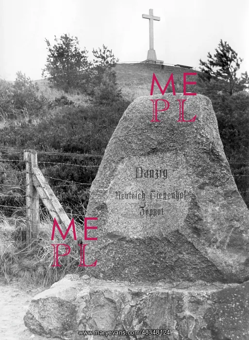 : Border stone at the trijunction between Germany : Border stone at the trijunction between Germany