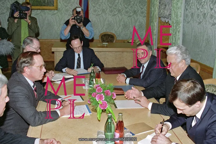 : Boris Yeltsin and American senators, 1992 : Boris Yeltsin and American senators, 1992