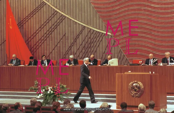 : Boris Yeltsin at Congress, 1990 : Boris Yeltsin at Congress, 1990