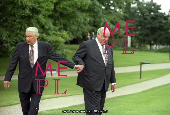 : Boris Yeltsin and Helmut Kohl during walk, 1988 : Boris Yeltsin and Helmut Kohl during walk, 1988
