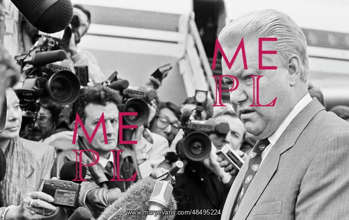 : Boris Yeltsin to give interview, 1992 : Boris Yeltsin to give interview, 1992