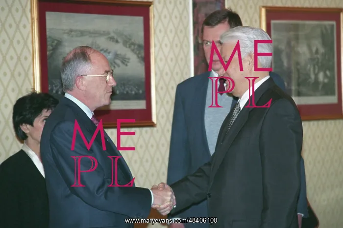 : Boris Yeltsin meets Herve de Charette : Boris Yeltsin meets Herve de Charette