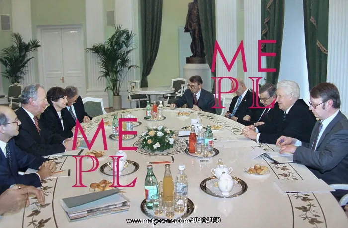 : Boris Yeltsin meets Jacques Santor : Boris Yeltsin meets Jacques Santor
