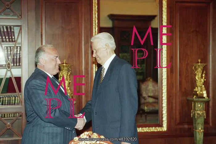 : Boris Yeltsin meets with top ministers : Boris Yeltsin meets with top ministers