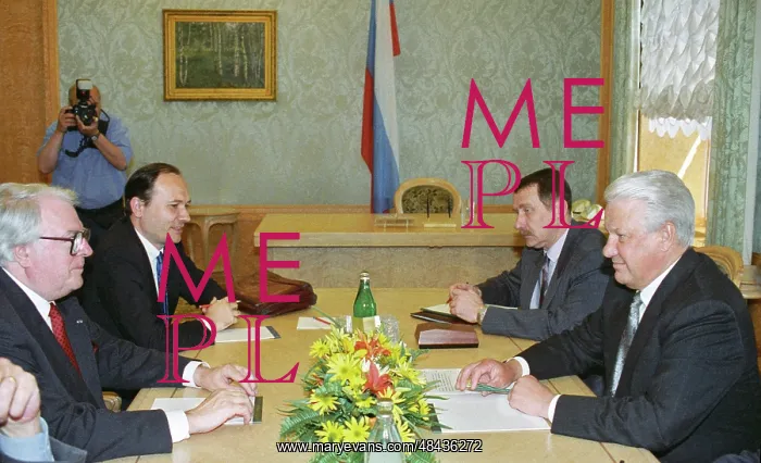: Boris Yeltsin and Pierre Mauroy, 1993 : Boris Yeltsin and Pierre Mauroy, 1993
