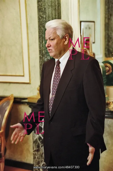 : Boris Yeltsin speaks in the Kremlin : Boris Yeltsin speaks in the Kremlin