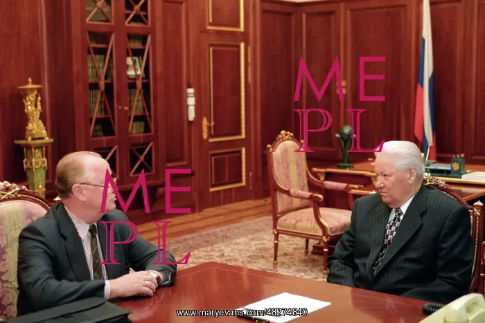 : Boris Yeltsin and Viktor Gerashchenko, 1998 : Boris Yeltsin and Viktor Gerashchenko, 1998