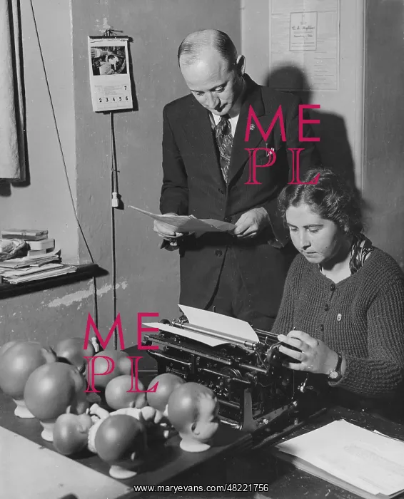 : Boss and secretary, 1935 : Boss and secretary, 1935