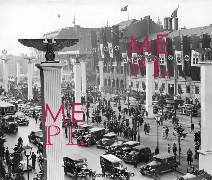 : The boulevard Unter den Linden before Mussolini's : The boulevard Unter den Linden before Mussolini's
