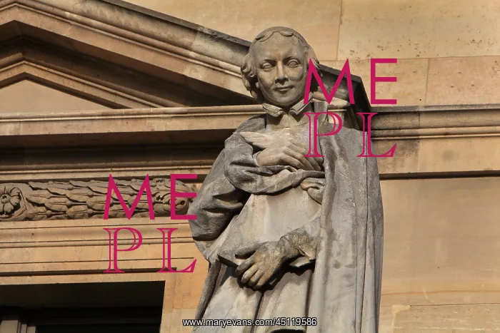 : Bourdaloue statue, Cour Napoleon, Louvre, Paris, France : Bourdaloue statue, Cour Napoleon, Louvre, Paris, France