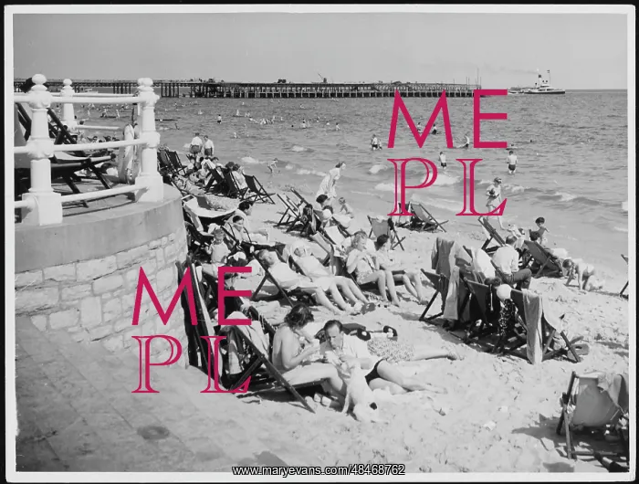 : BOURNEMOUTH BEACH 1950S : BOURNEMOUTH BEACH 1950S