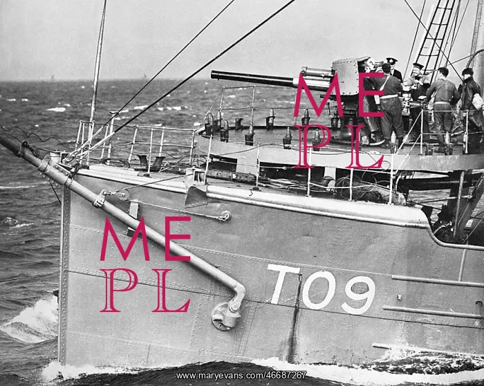 : Bow of a Naval minesweeper, WWII : Bow of a Naval minesweeper, WWII