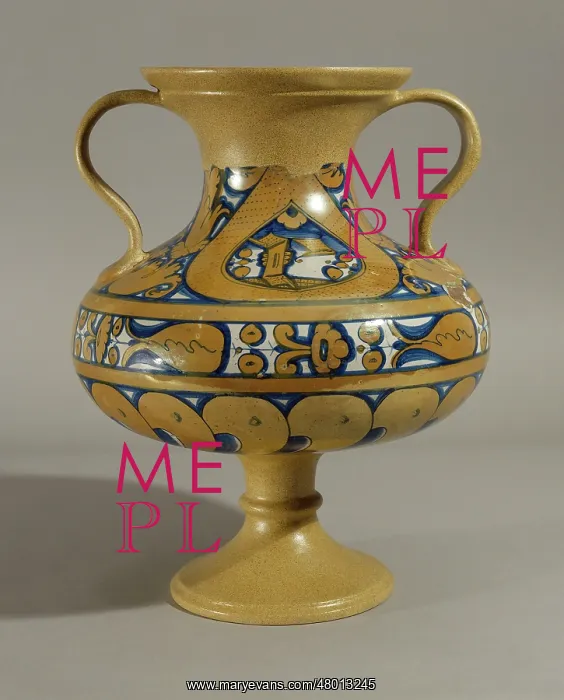 : Bow-vase with two handles : Bow-vase with two handles