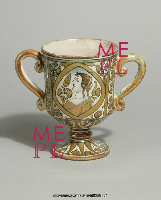 : Bowl on foot with two handles : Bowl on foot with two handles
