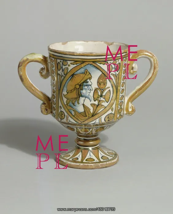 : Bowl on foot with two handles : Bowl on foot with two handles