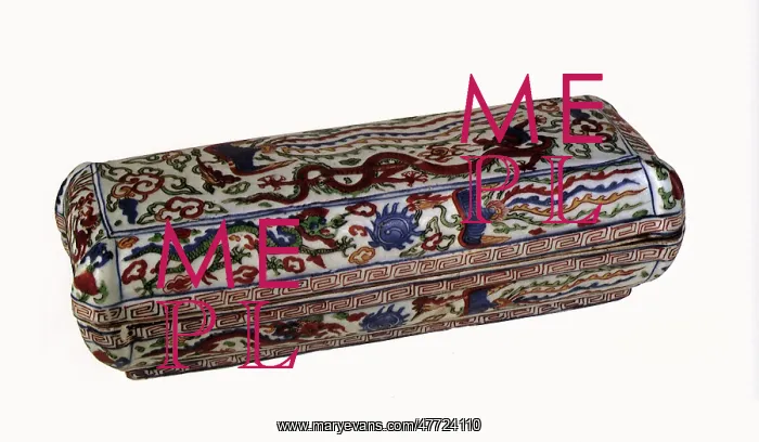  : Box with Cover decorated with Peonies