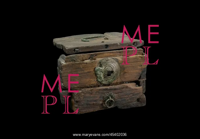 : Box, Musee Archeologique, Saintes, Nouvelle-Aquitaine : Box, Musee Archeologique, Saintes, Nouvelle-Aquitaine