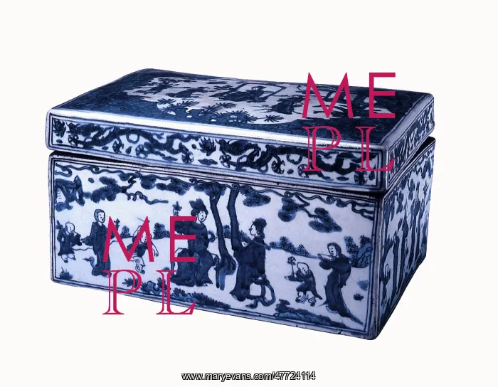  : Box with Underglaze Blue Decoration