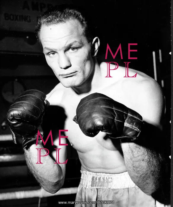 : Boxer Henry Cooper 1934 - : Boxer Henry Cooper 1934 -