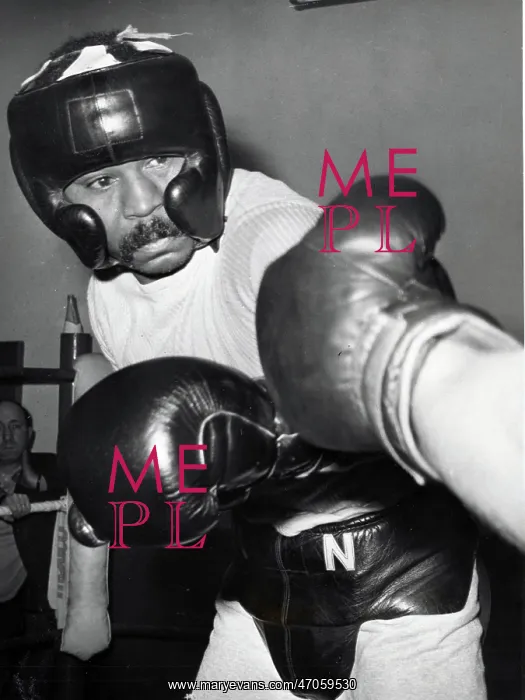 : Boxer Jose Napoles 1940 - : Boxer Jose Napoles 1940 -