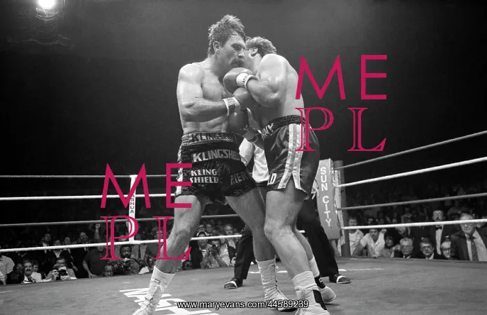: Boxer, Pierre Fourie with his opponent in the boxing ring : Boxer, Pierre Fourie with his opponent in the boxing ring