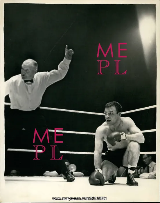 : Boxing. 1954 - Dave Charnley is beaten by Doug Vaillant on points over : Boxing. 1954 - Dave Charnley is beaten by Doug Vaillant on points over