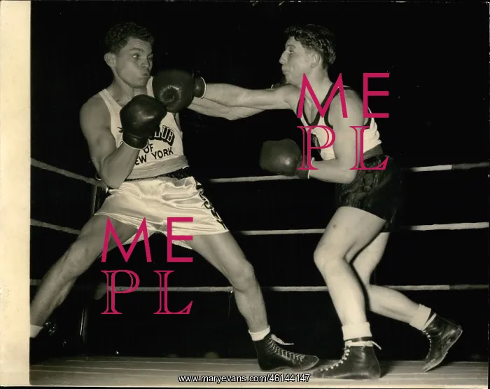 : Boxing. 1953 - Cover up; Carlos Ortiz, U.S.A : Boxing. 1953 - Cover up; Carlos Ortiz, U.S.A