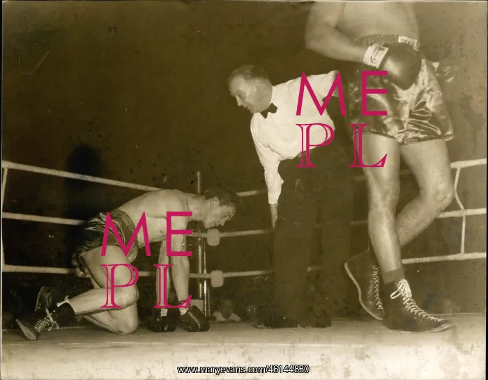 : Boxing. 1953 - Valdes Beats Richardson in Eighth Round : Boxing. 1953 - Valdes Beats Richardson in Eighth Round