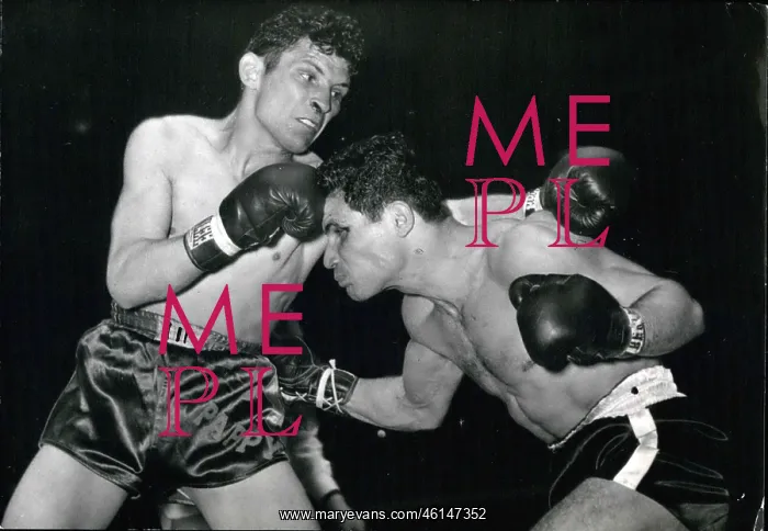 : Boxing. Apr. 16, 1953 - Papy Gault and Robert Cohen During a Match : Boxing. Apr. 16, 1953 - Papy Gault and Robert Cohen During a Match