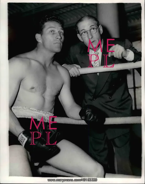 : Boxing. May 05, 1954 - Harry Matthews of the US prepares for his match : Boxing. May 05, 1954 - Harry Matthews of the US prepares for his match