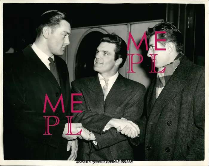 : Boxing. Nov. 11, 1953 - Freddie Mills greets Continental Heavyweight Boxers - in London : Boxing. Nov. 11, 1953 - Freddie Mills greets Continental Heavyweight Boxers - in London