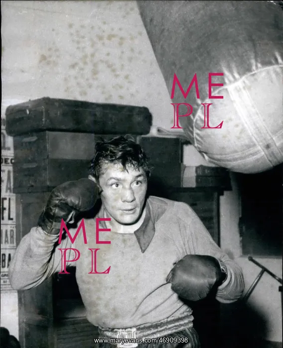 : Boxing. Oct. 10, 1955 - Before the Europe feather weight championship : Boxing. Oct. 10, 1955 - Before the Europe feather weight championship