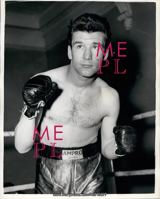 : Boxing. Jun. 06, 1956 - Peter Waterman To Meet Wally Thom : Boxing. Jun. 06, 1956 - Peter Waterman To Meet Wally Thom