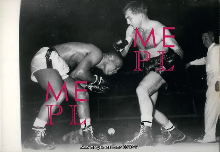 : Boxing. Nov. 20, 1956 - Humez won the match in the 10th round : Boxing. Nov. 20, 1956 - Humez won the match in the 10th round