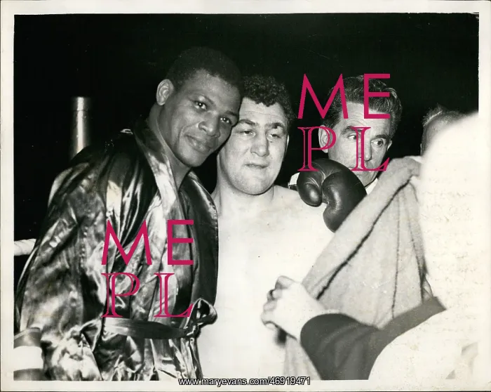 : Boxing. Feb. 02, 1957 - Valdes wins by K.O : Boxing. Feb. 02, 1957 - Valdes wins by K.O
