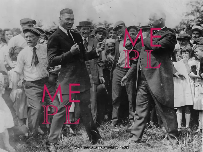 : Boxing. Dec. 15 Jack Dempsey and Samuel Vauclain box a bit at Philadelphia : Boxing. Dec. 15 Jack Dempsey and Samuel Vauclain box a bit at Philadelphia