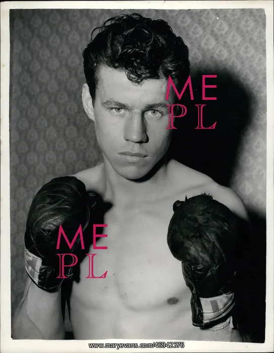 : Boxing. TEFR1 DOWNES OF PADDINGTON - GETS READY FOR HIS FIGHT WITH PETER : Boxing. TEFR1 DOWNES OF PADDINGTON - GETS READY FOR HIS FIGHT WITH PETER