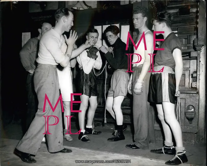 : Boxing. Feb. 28 Instructor Vic Smith, A Stock Exchange waiter is a very : Boxing. Feb. 28 Instructor Vic Smith, A Stock Exchange waiter is a very