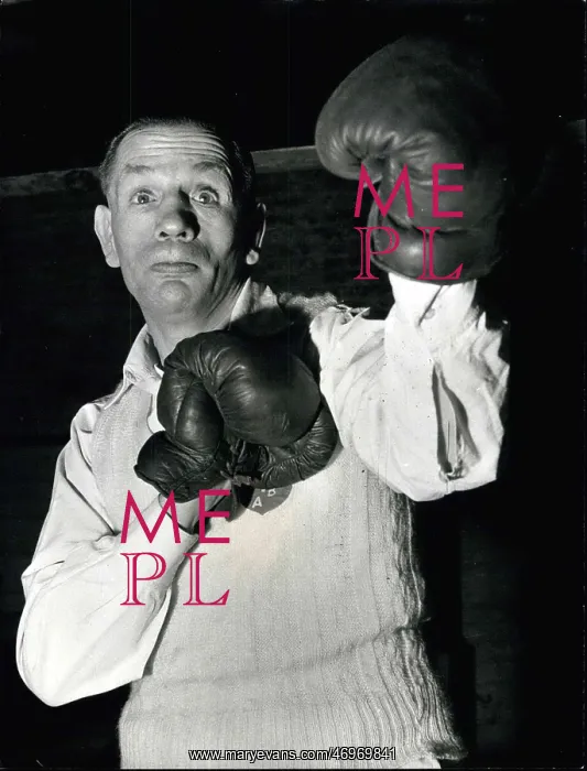: Boxing. Mar. 31 Andy Newton - Blind Boxer: Although he can't see a thing : Boxing. Mar. 31 Andy Newton - Blind Boxer: Although he can't see a thing