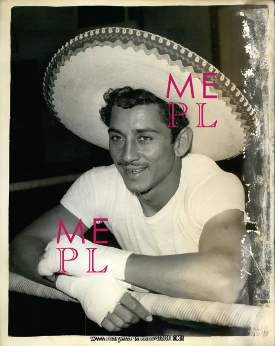 : Boxing. 1960 - Mexico's Pineapple Bomb trains for fight with Freddy Gilroy : Boxing. 1960 - Mexico's Pineapple Bomb trains for fight with Freddy Gilroy
