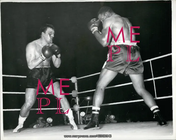 : Boxing. Oct. 10, 1961 - London retires in fifth round : Boxing. Oct. 10, 1961 - London retires in fifth round