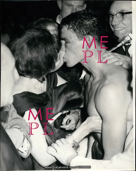: Boxing. Jul. 07, 1961 - A kiss for the champ ; Terry Downs gets a kiss : Boxing. Jul. 07, 1961 - A kiss for the champ ; Terry Downs gets a kiss