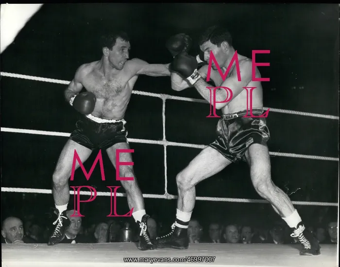 : Boxing. Feb. 02, 1962 - Brian Curvia, the holder met Tony Manicni for the British : Boxing. Feb. 02, 1962 - Brian Curvia, the holder met Tony Manicni for the British